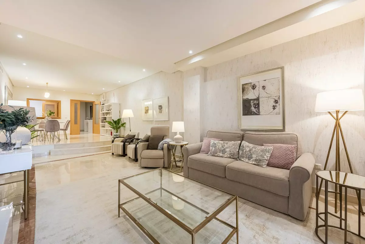 2-bedroom Apartment In Marbella, Spain (176 M²)