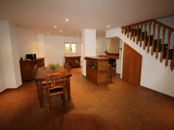 4-bedroom Villa In Árchez, Spain (200 M²)