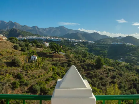 4-bedroom Villa In Frigiliana, Spain (383 M²)