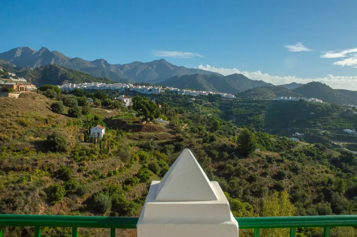 4-bedroom Villa In Frigiliana, Spain (383 M²)