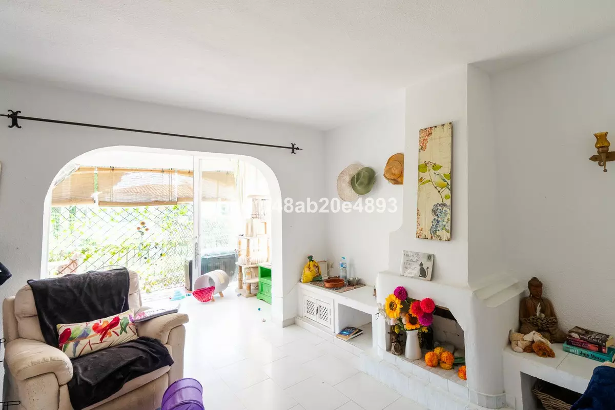 1-bedroom Apartment In Estepona, Spain (61 M²)