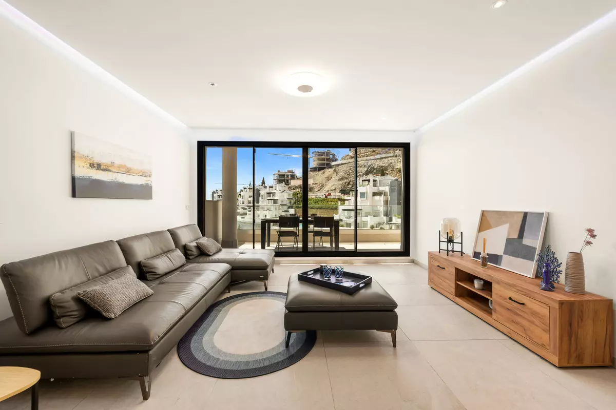 3-bedroom Apartment In Benahavis, Spain (125 M²)