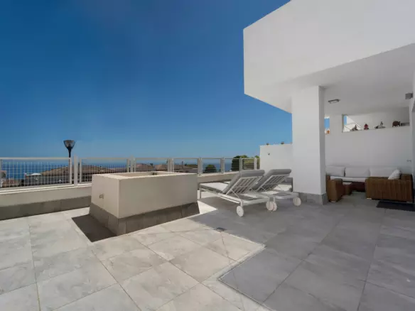 2-bedroom Apartment In Benalmádena, Spain (122 M²)