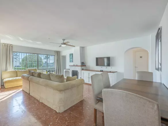3-bedroom Villa In Estepona, Spain (263 M²)