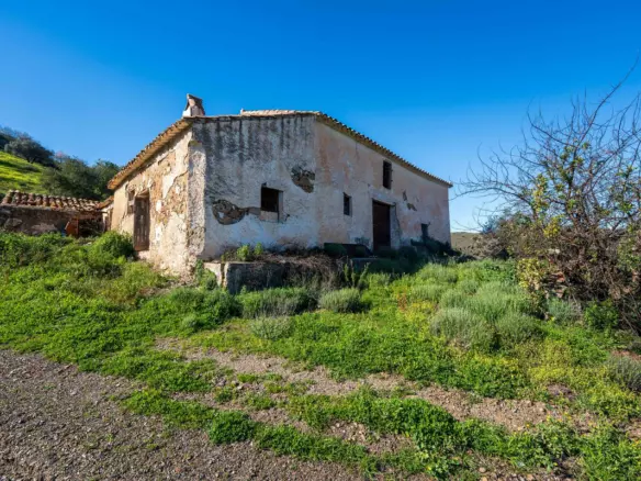 3-bedroom Villa In Colmenar, Spain (238 M²)