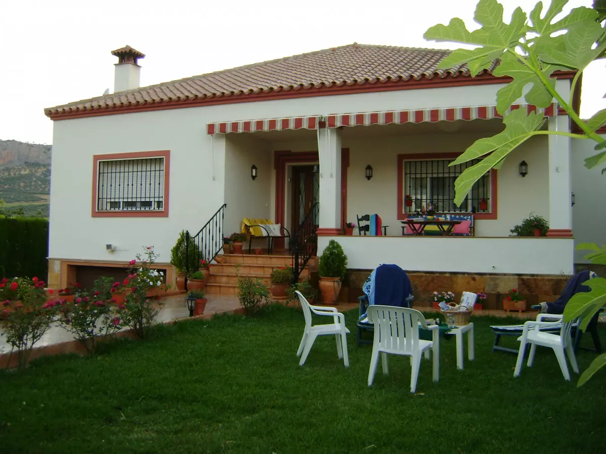 3-bedroom Villa In Cuevas Del Becerro, Spain (472 M²)