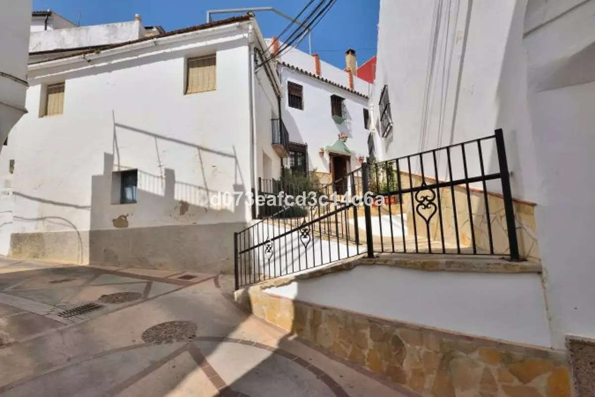 5-bedroom Town House In Benaoján, Spain (316 M²)