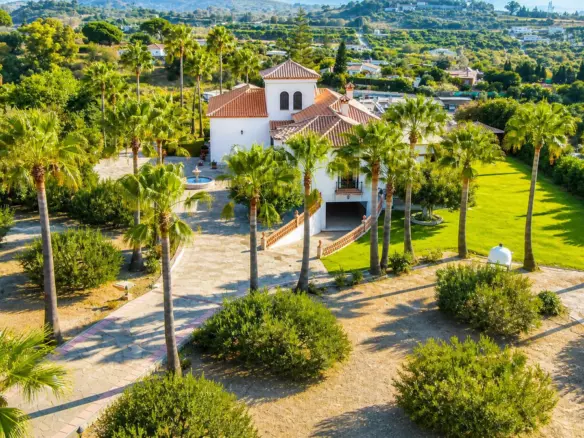 3-bedroom Country House In Estepona, Spain (562 M²)
