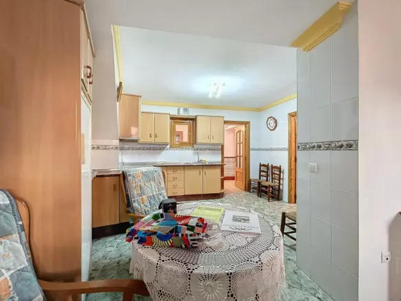 4-bedroom Villa In Árchez, Spain (203 M²)