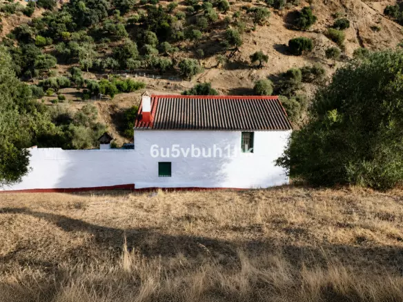 5-bedroom Country House In Álora, Spain (181 M²)