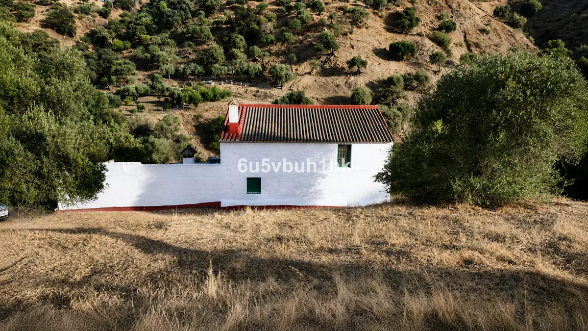 5-bedroom Country House In Álora, Spain (181 M²)