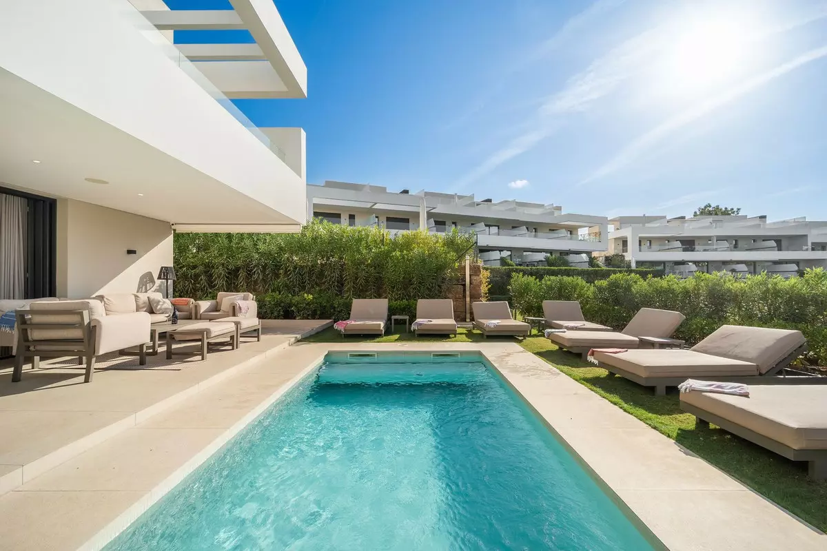 5-bedroom Villa In Marbella, Spain (322 M²)