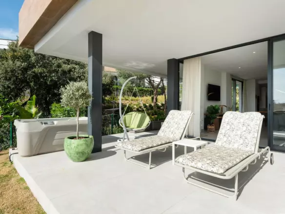 3-bedroom Apartment In Marbella, Spain (151 M²)