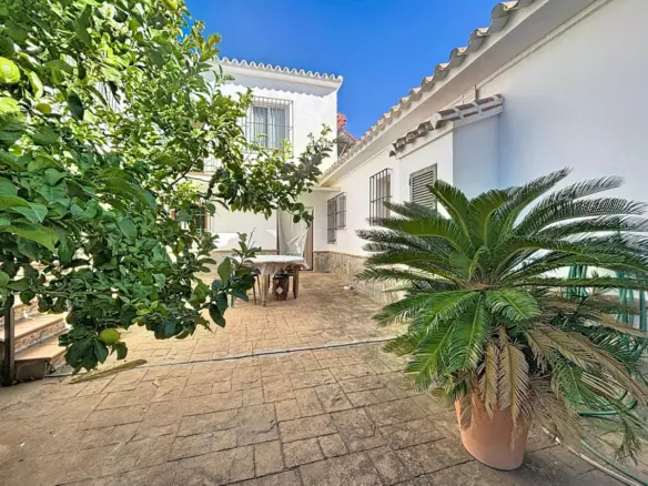 6-bedroom Villa In Periana, Spain (348 M²)