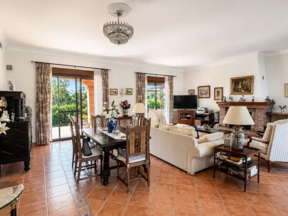 3-bedroom Country House In Estepona, Spain (562 M²)