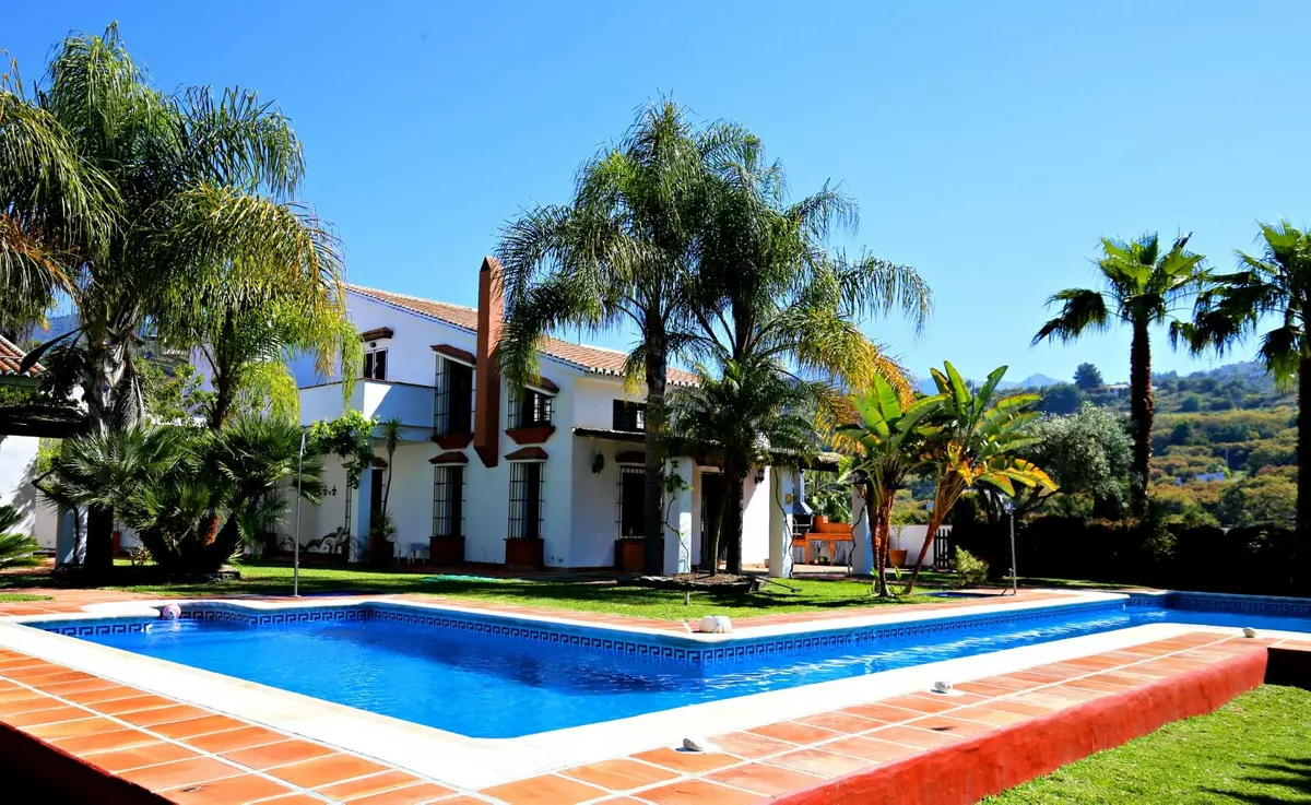 9-bedroom Villa In Frigiliana, Spain (1.600 M²)