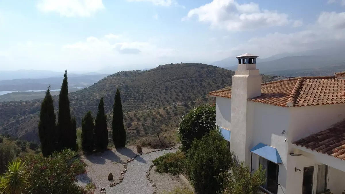 4-bedroom Villa In Canillas De Aceituno, Spain (273 M²)