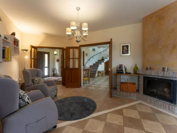 4-bedroom Country House In Casarabonela, Spain (331 M²)