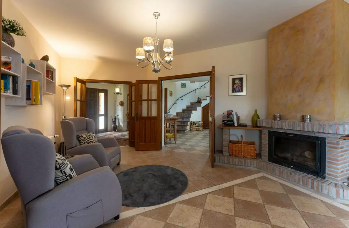 4-bedroom Country House In Casarabonela, Spain (331 M²)