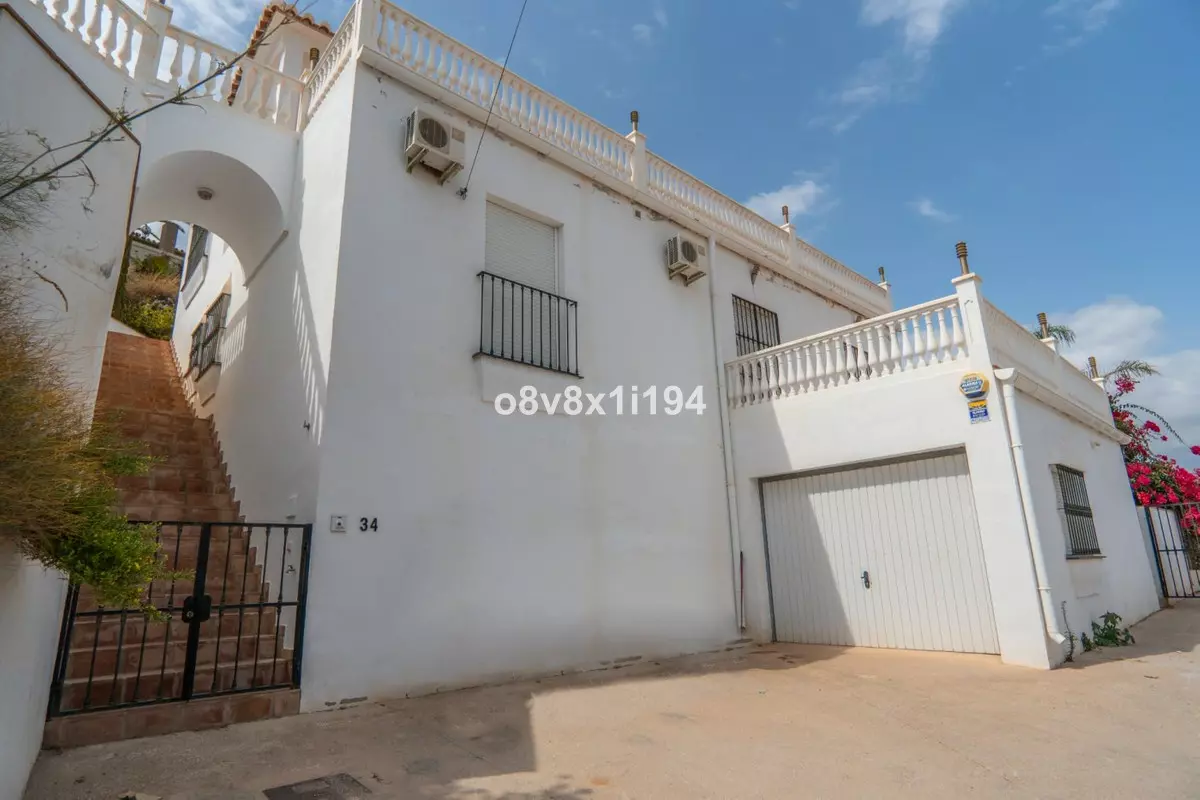 5-bedroom Villa In Vélez – Málaga, Spain (321 M²)
