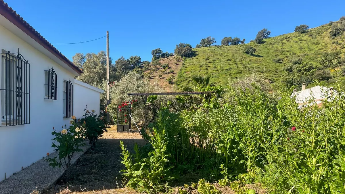 4-bedroom Country House In Comares, Spain (113 M²)