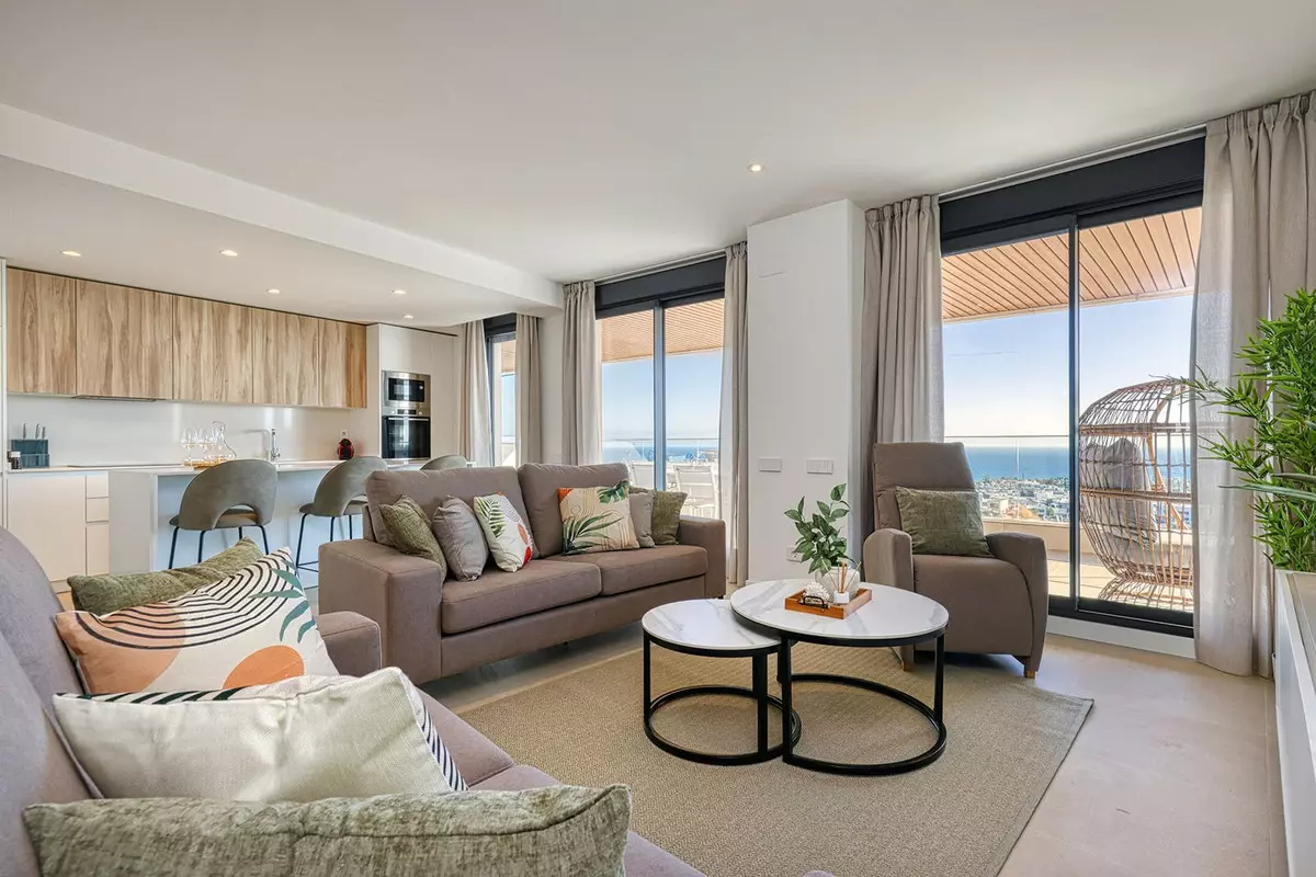 3-bedroom Apartment In Estepona, Spain (187 M²)
