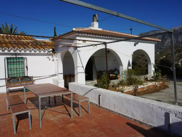 3-bedroom Country House In La Viñuela, Spain (220 M²)