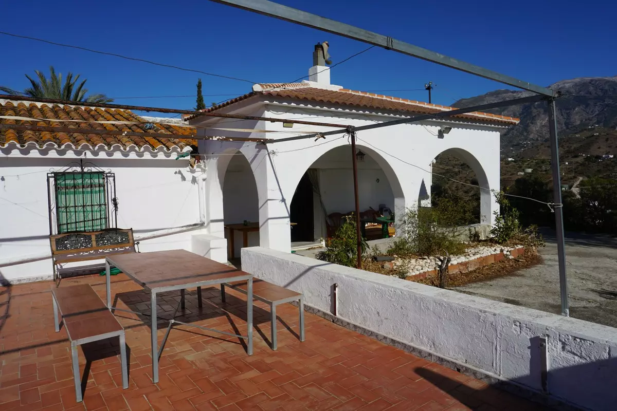 3-bedroom Country House In La Viñuela, Spain (220 M²)