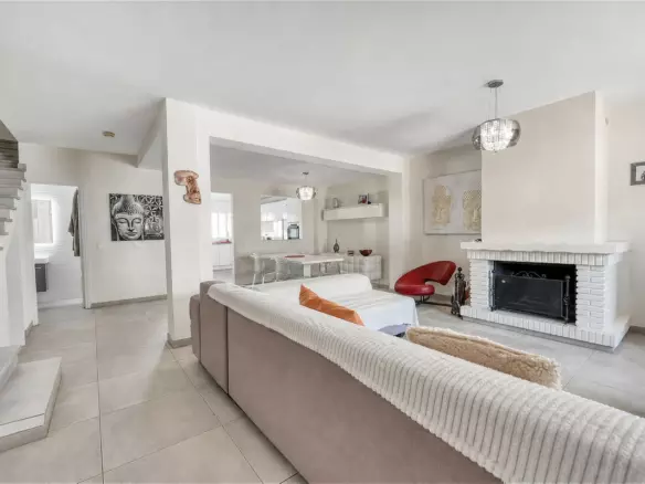 3-bedroom Town House In Casares, Spain (182 M²)