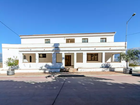 12-bedroom Villa In La Viñuela, Spain (786 M²)