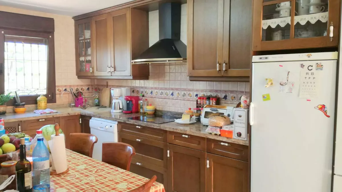 6-bedroom Villa In Cártama, Spain (400 M²)