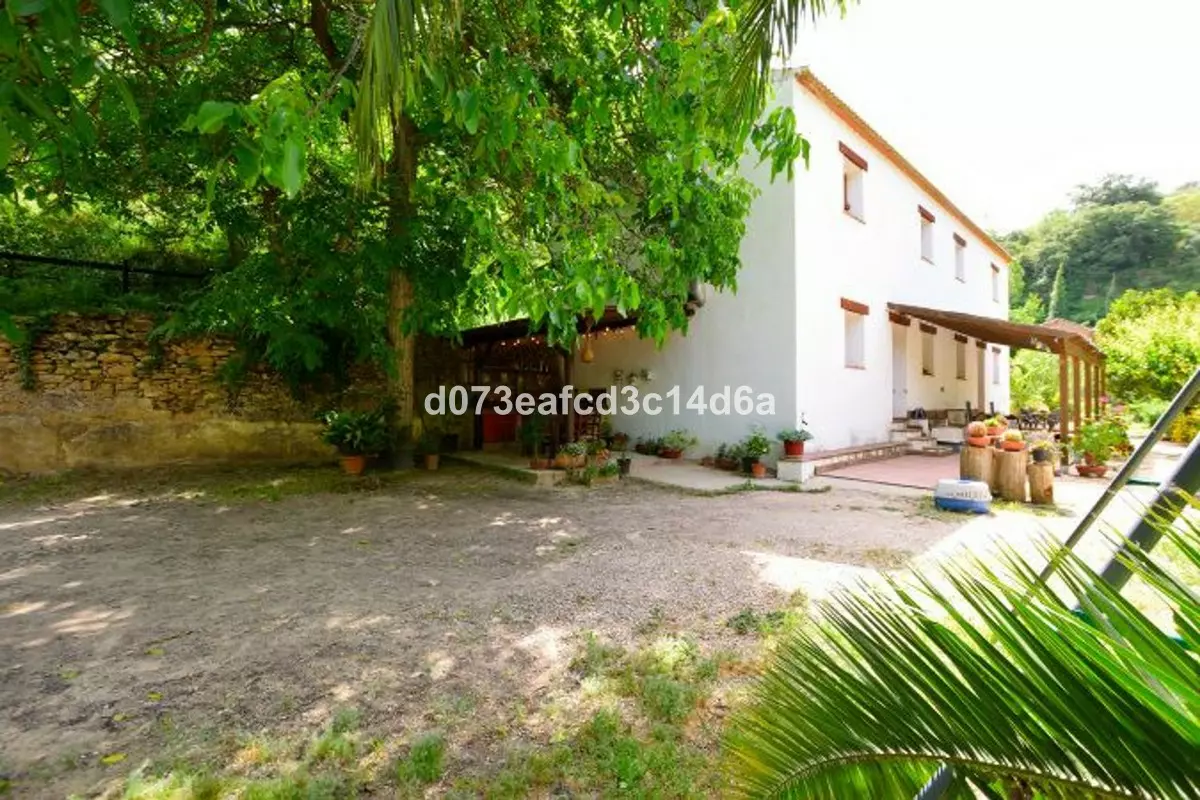 4-bedroom Country House In Arriate, Spain (987 M²)