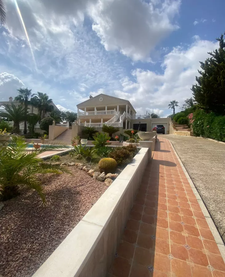 3-bedroom Villa In Algorfa, Spain (250 M²)