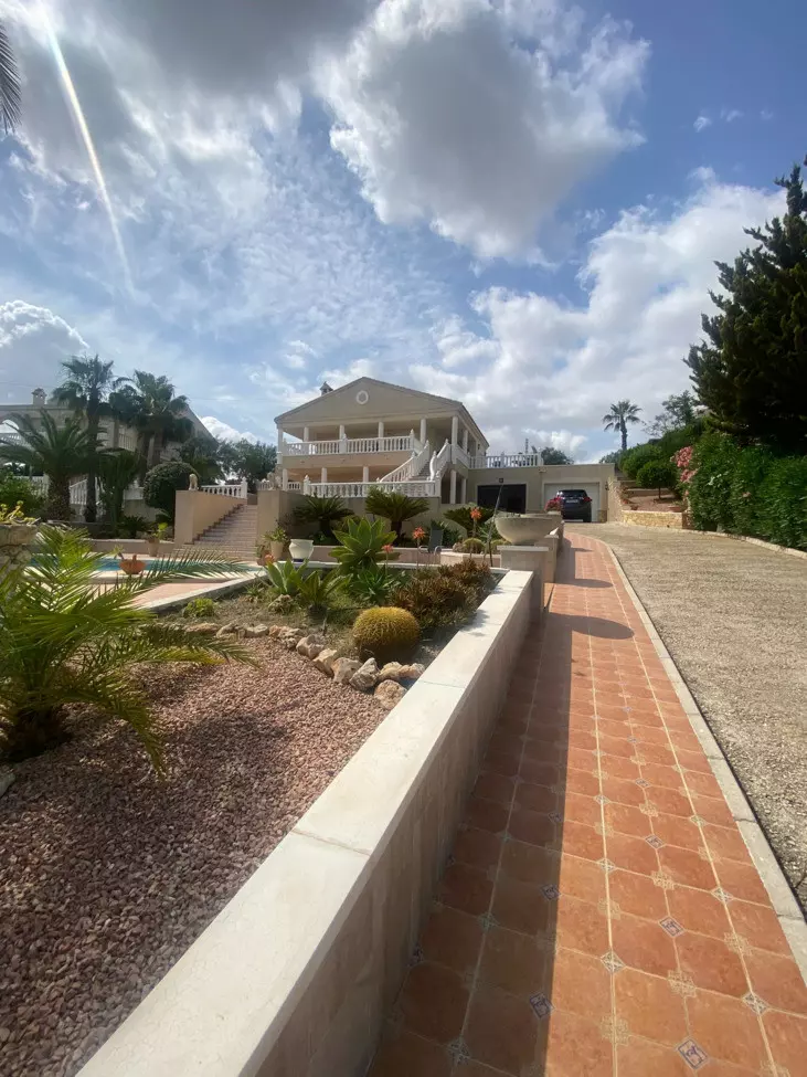 3-bedroom Villa In Algorfa, Spain (250 M²)