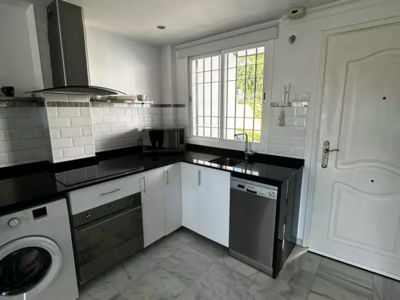 2-bedroom Apartment In Marbella, Spain (85 M²)