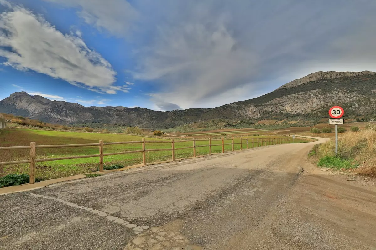 4-bedroom Villa In Alfarnate, Spain (220 M²)