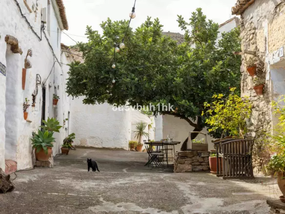 31-bedroom Town House In La Viñuela, Spain (1.618 M²)