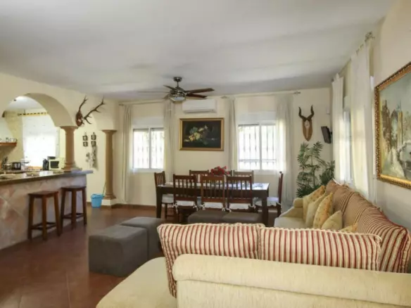 5-bedroom Country House In Guaro, Spain (277 M²)