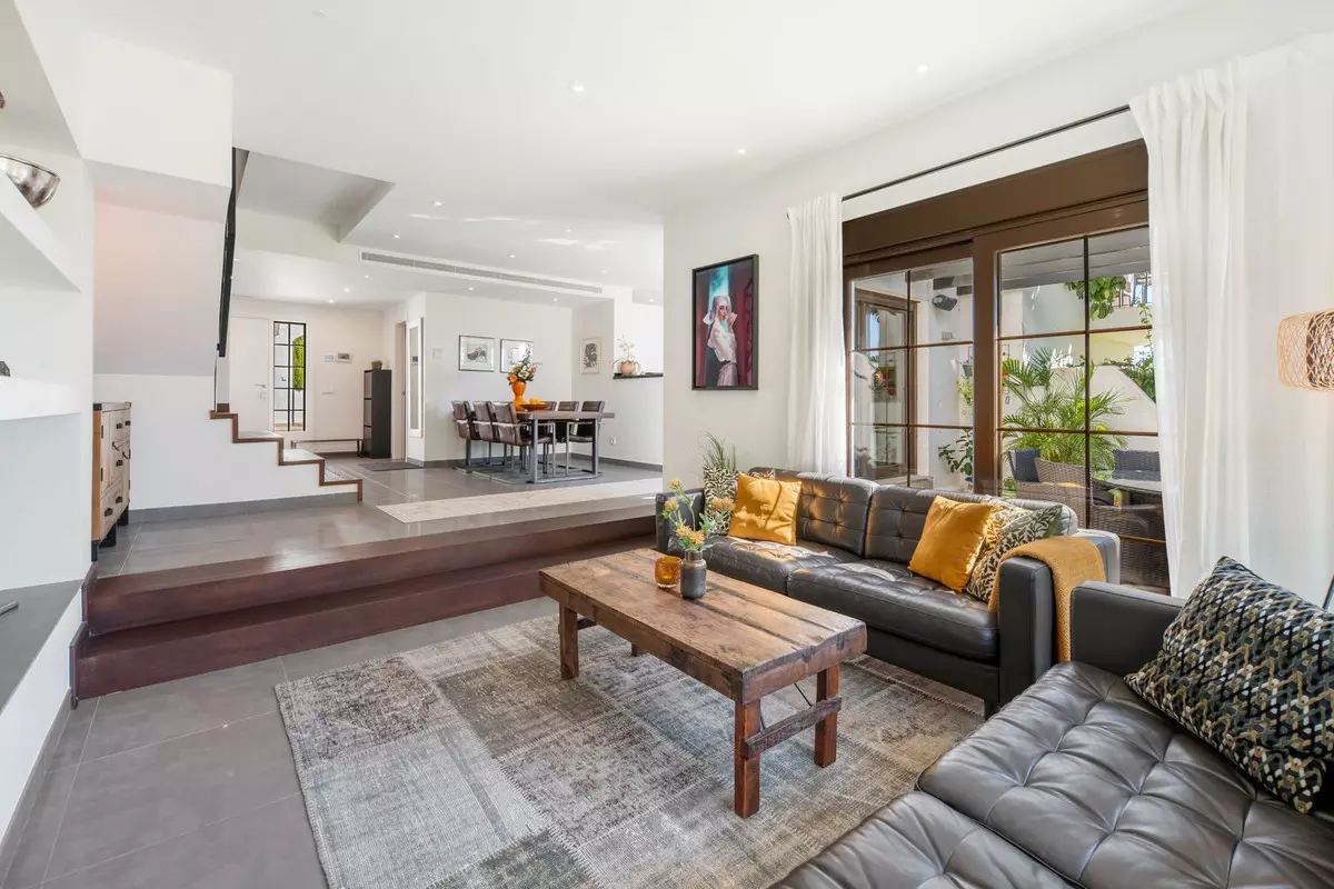 4-bedroom Town House In Marbella, Spain (177 M²)