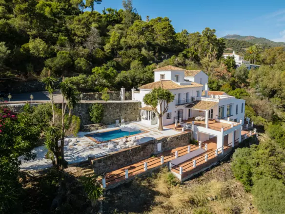 6-bedroom Villa In Benahavis, Spain (531 M²)