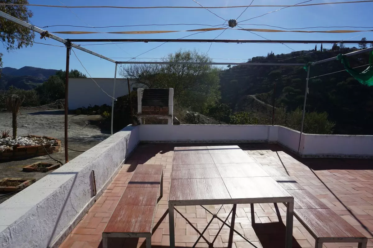 3-bedroom Country House In La Viñuela, Spain (220 M²)
