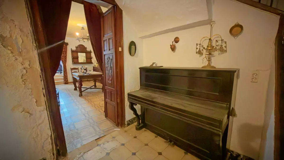 4-bedroom Town House In Alameda, Spain (675 M²)