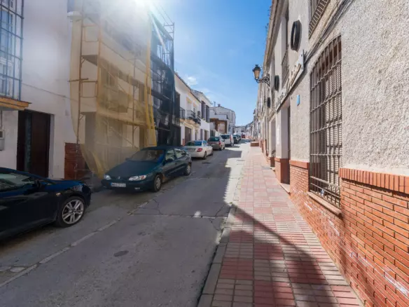 4-bedroom Town House In Colmenar, Spain (429 M²)