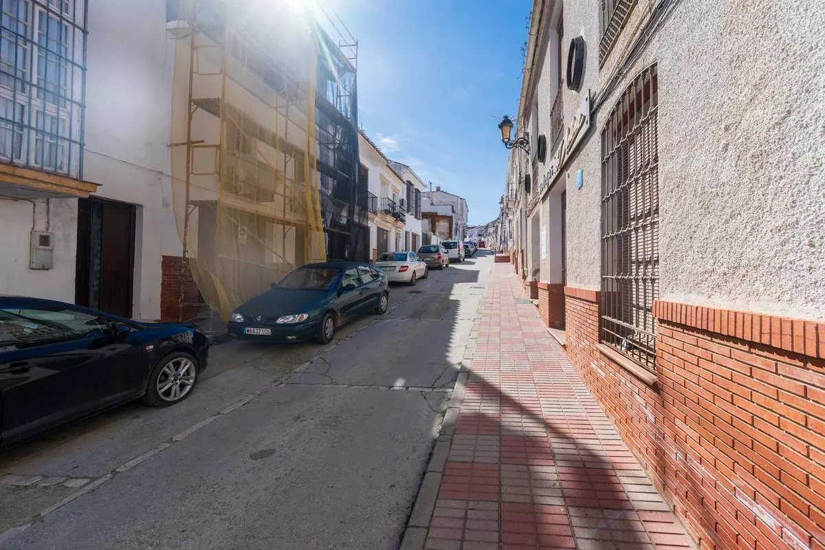4-bedroom Town House In Colmenar, Spain (429 M²)