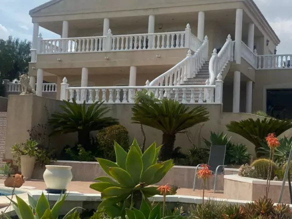 3-bedroom Villa In Algorfa, Spain (250 M²)
