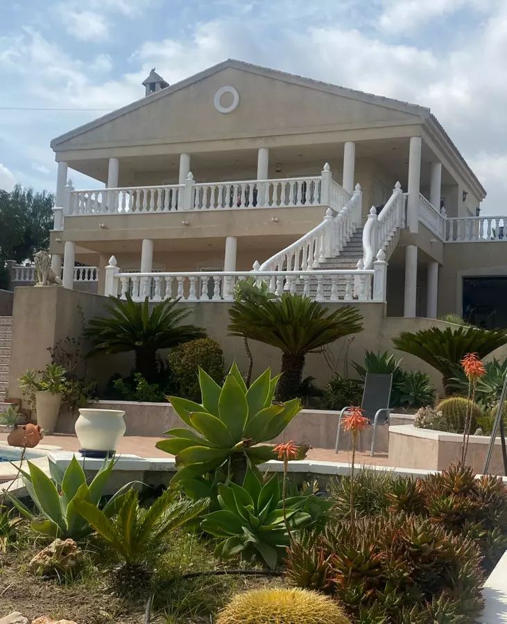 3-bedroom Villa In Algorfa, Spain (250 M²)