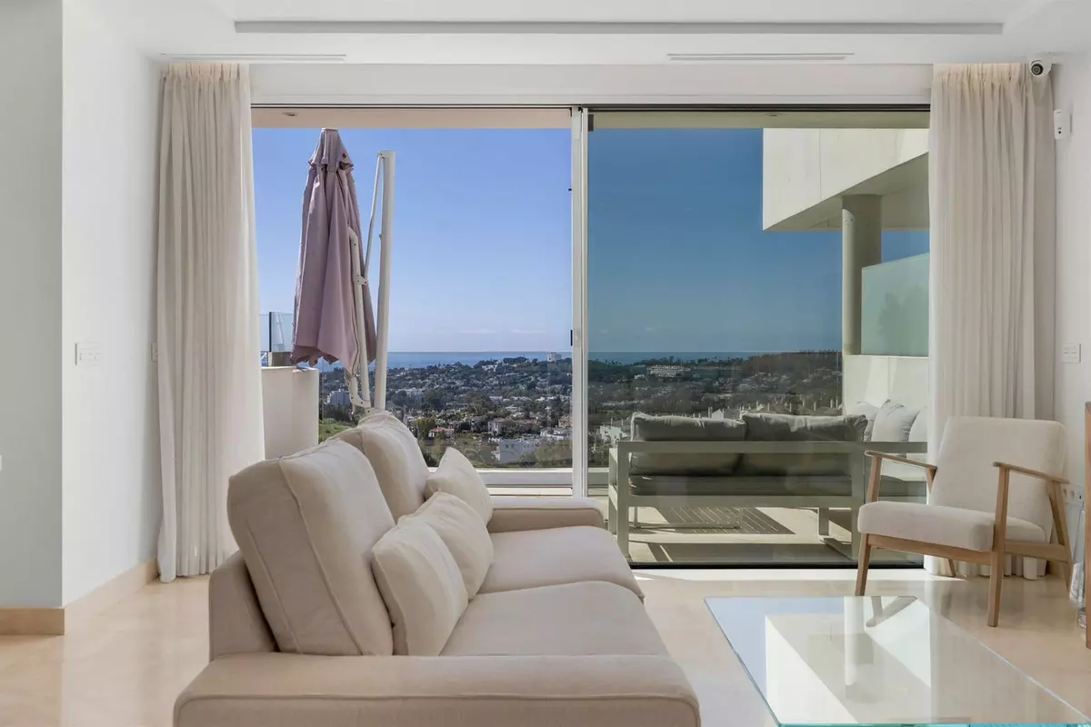 2-bedroom Apartment In Marbella, Spain (98 M²)