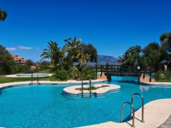 3-bedroom Apartment In Marbella, Spain (270 M²)