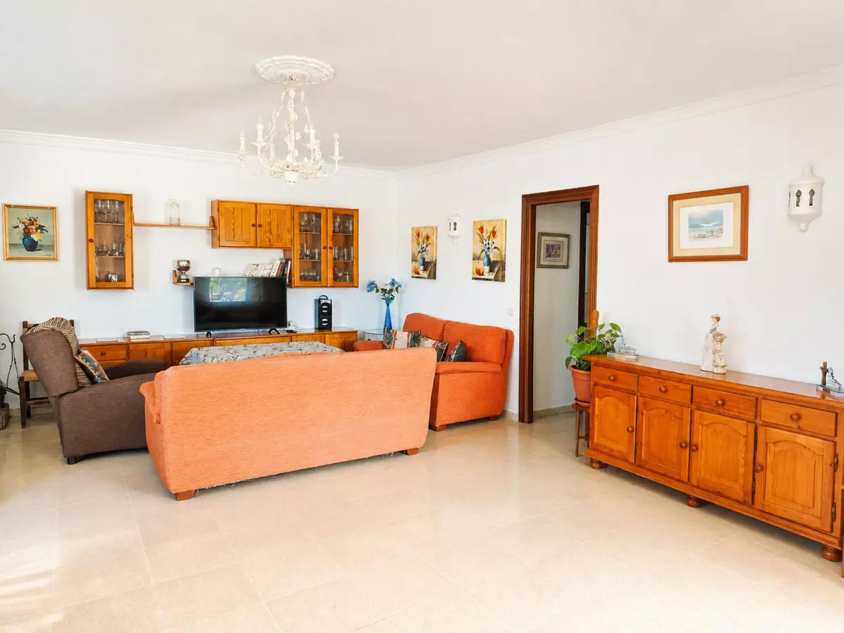 6-bedroom Country House In Estepona, Spain (206 M²)
