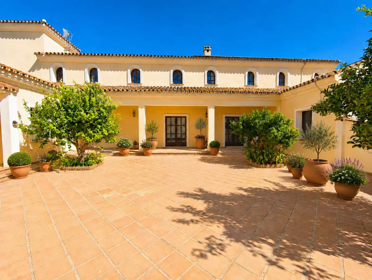 4-bedroom Country House In Casares, Spain (400 M²)
